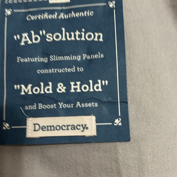 Democracy Bermuda Mold and Hold Shorts Light Khaki Size 8 - Picture 3 of 11